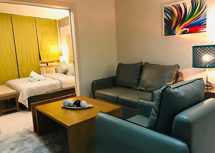 One Bedroom With Netflix At Legaspi Village Makati