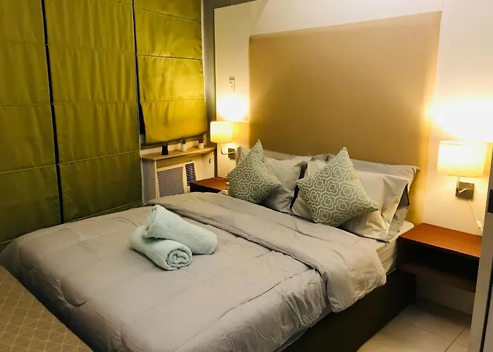 One Bedroom With Netflix At Legaspi Village Makati