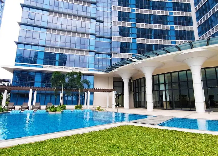 City Lights Apartment In Bgc
