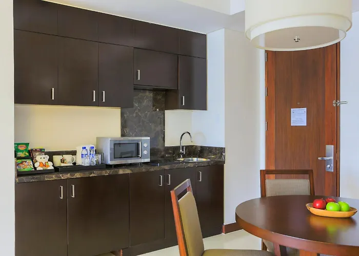 Holiday Inn & Suites Makati By Ihg